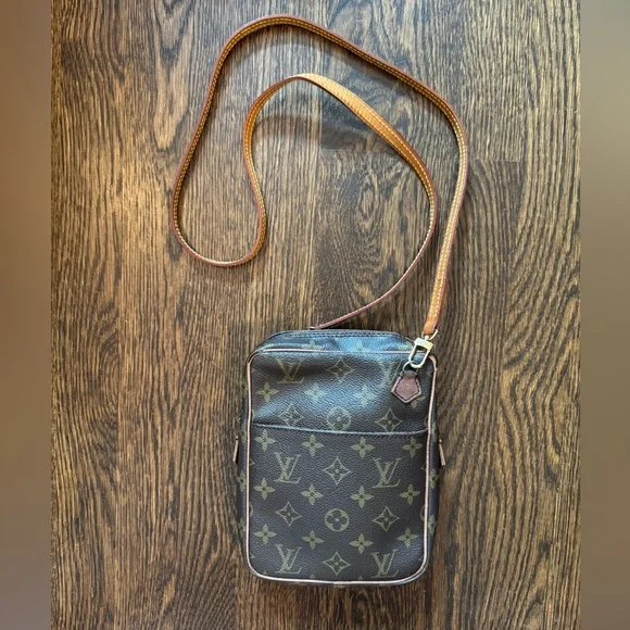 Louis Vuitton Vintage Danube with newer LV strap - Picture 1 of 16